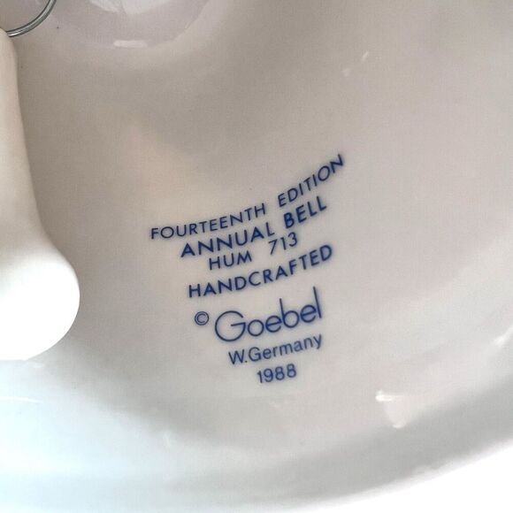 Hummel Goebel Favorite Pet 1991 Annual Bell 14th Edition HUM713 - Picture 7 of 8